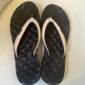 REEF GUC 9 Flip Flop Sandals Cushioned Brown Sole Pink / White Striped Straps